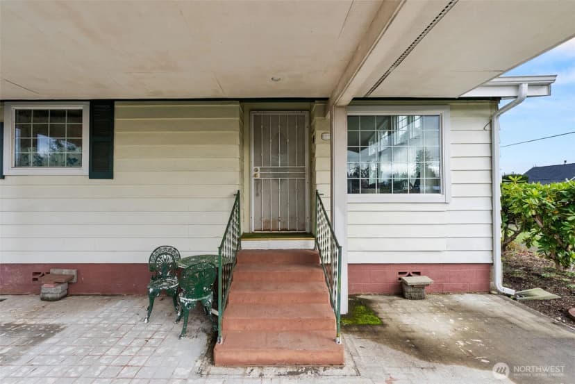 Property photo for 1622 W Young Street, Elma photo 5