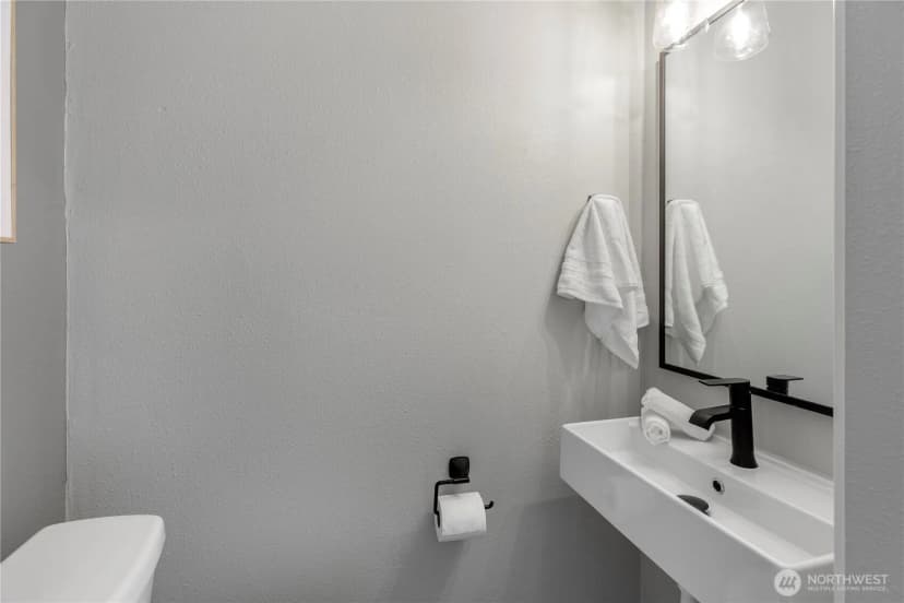 Property photo for 9704 Ne 124th Street, Kirkland photo 16