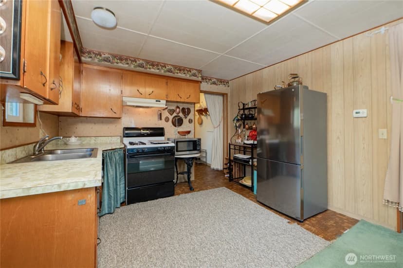 Property photo for 8370 Harborview Road #15, Blaine photo 7