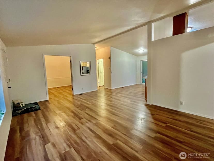 Property photo for 4960 Bay Road, Blaine photo 7