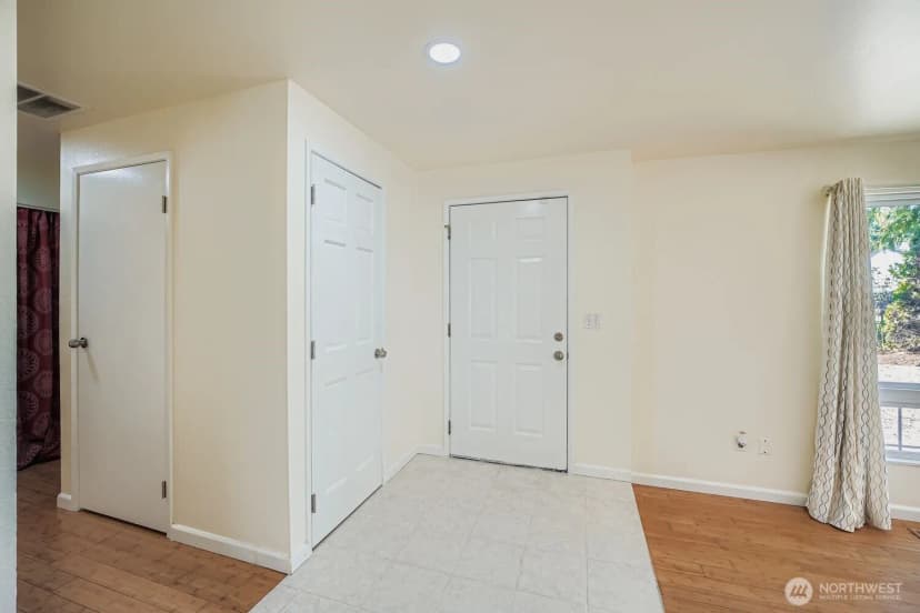 Property photo for 26854 Downing Avenue, Kent photo 3