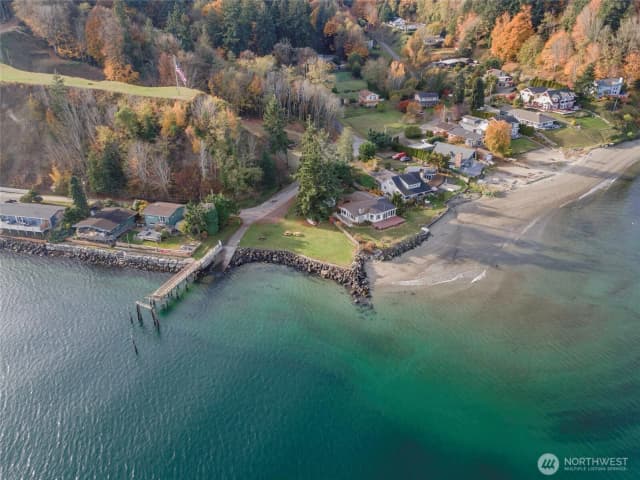 Property photo for 13277 Shoreline Drive Se, Olalla