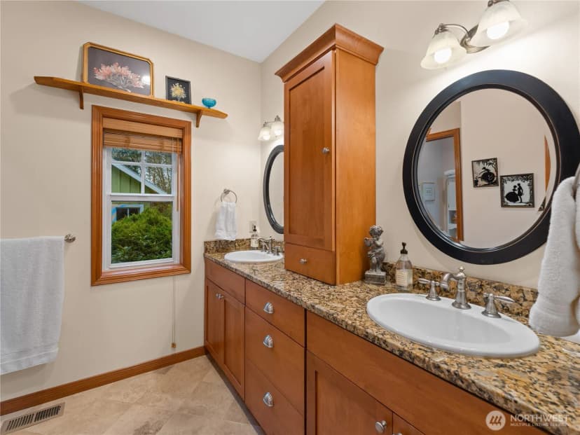 Property photo for 15853 Mountain View Road, Mount Vernon photo 16