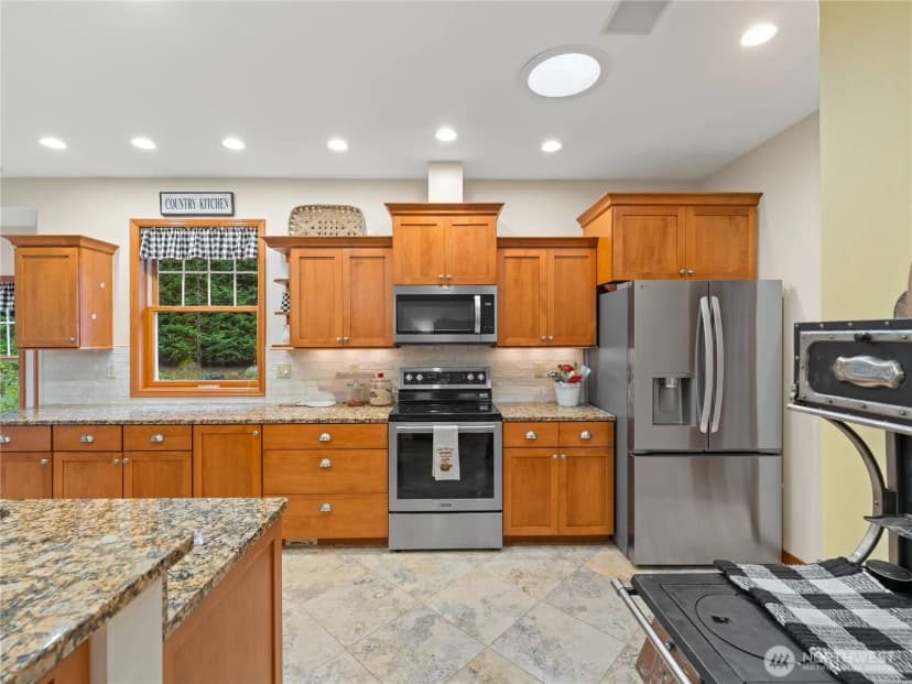 Property photo for 15853 Mountain View Road, Mount Vernon photo 9