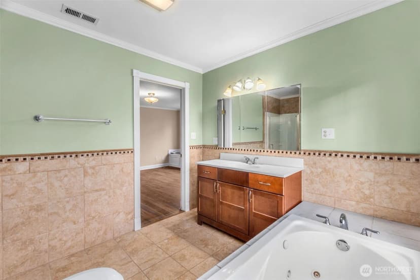 Property photo for 120 Lumsden Lane, Toledo photo 23