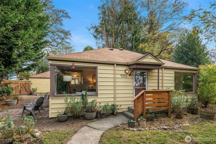 Property photo for 9202 14th Avenue Sw, Seattle