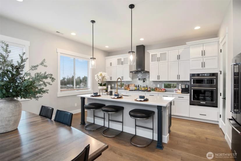 Property photo for 7547 S 130th Place, Seattle photo 5