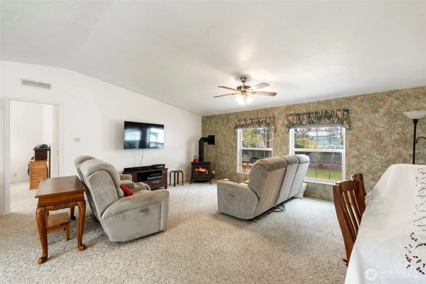 Property photo for 1089 Monte Elma Road, Elma photo 11