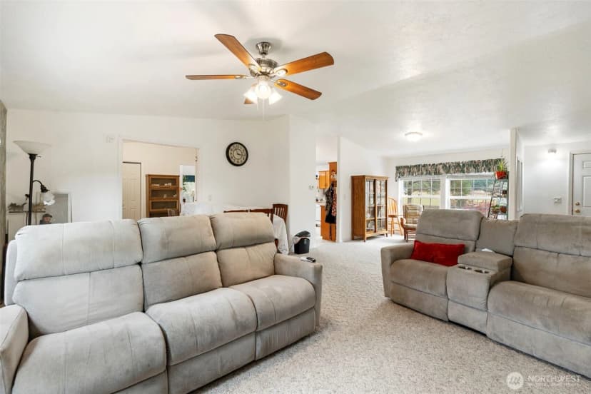 Property photo for 1089 Monte Elma Road, Elma photo 12