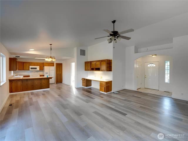 Property photo for 500 Sw Erie Street, Oak Harbor photo 4