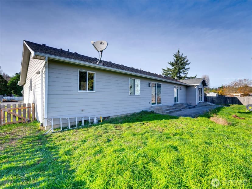 Property photo for 500 Sw Erie Street, Oak Harbor photo 30