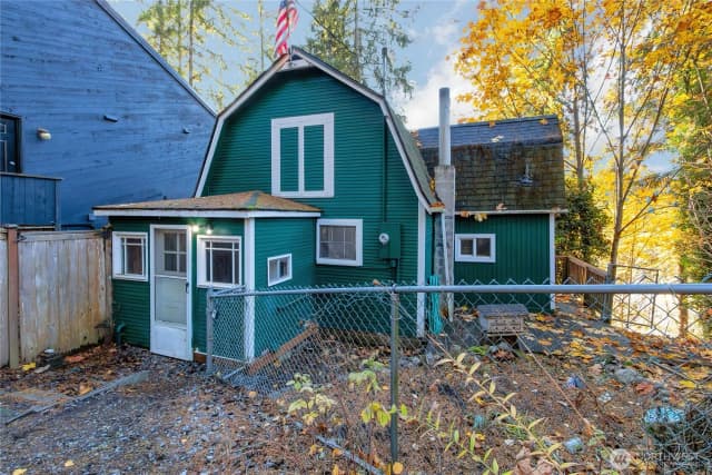 Property photo for 40424 Ski Park Road E, Eatonville