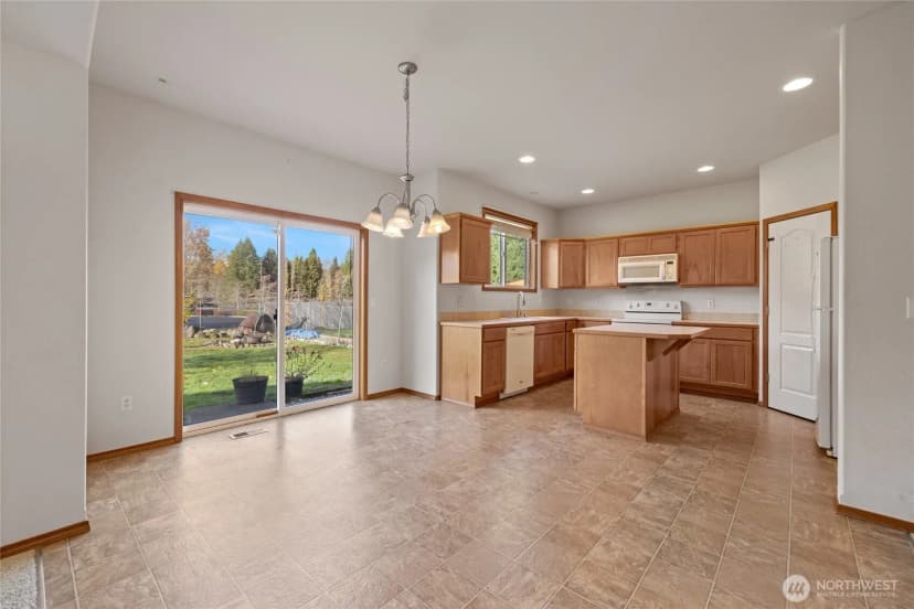 Property photo for 236 Easton, Eatonville photo 2