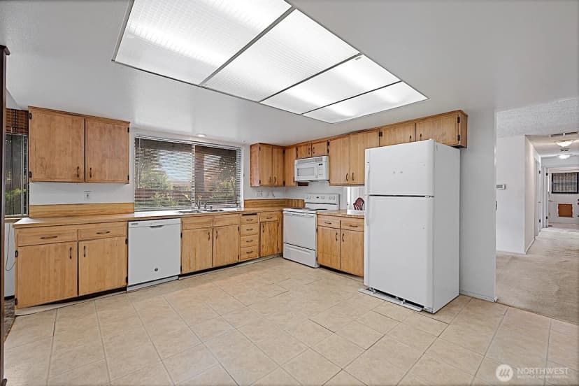 Property photo for 7407 Onyx Drive Sw, Lakewood photo 11