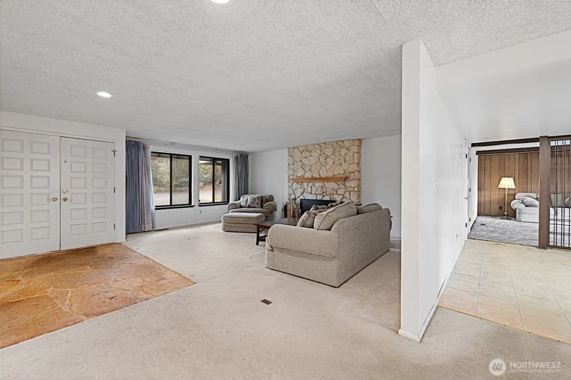 Property photo for 7407 Onyx Drive Sw, Lakewood photo 6