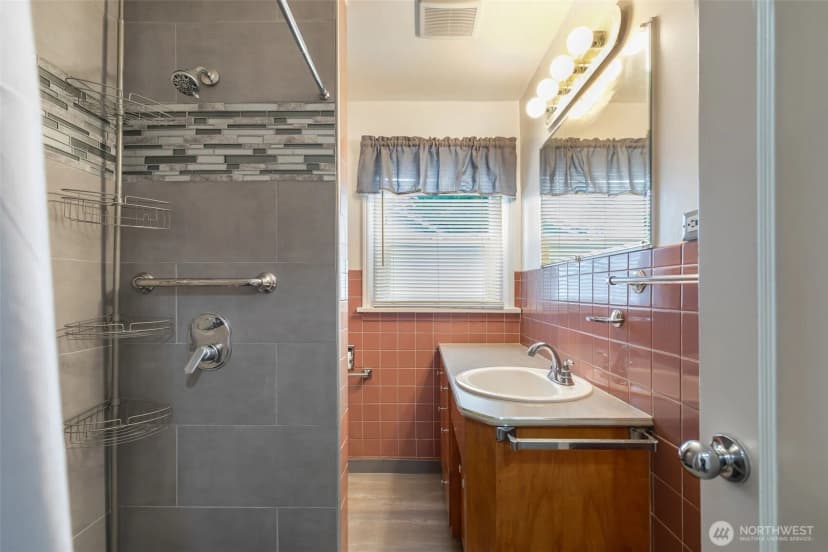 Property photo for 12207 S 14th Avenue, Seattle photo 20