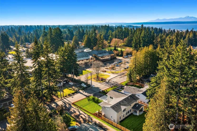 Property photo for 8427 200th Street Sw, Edmonds photo 32