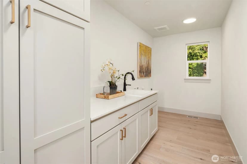 Property photo for 8427 200th Street Sw, Edmonds photo 23