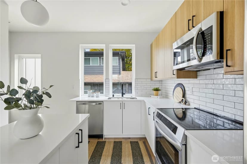 Property photo for 7552 39th Avenue Sw, Seattle photo 10