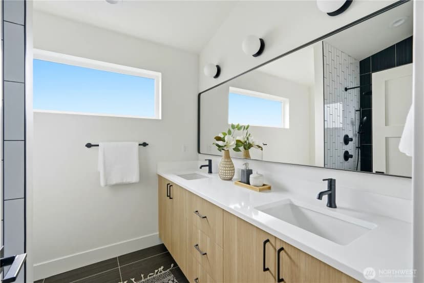 Property photo for 7552 39th Avenue Sw, Seattle photo 15