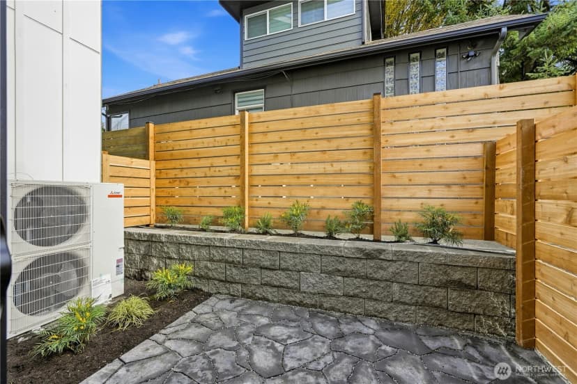 Property photo for 7552 39th Avenue Sw, Seattle photo 4
