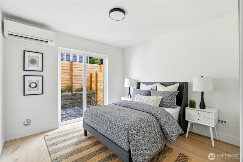 Property photo for 7552 39th Avenue Sw, Seattle photo 3