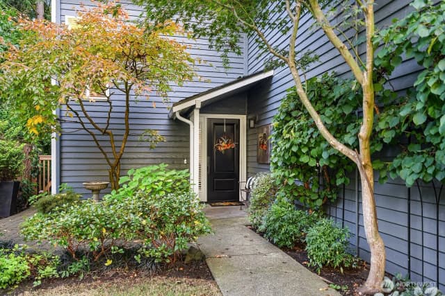 Property photo for 10037 Ne 127th Place #8, Kirkland photo 3