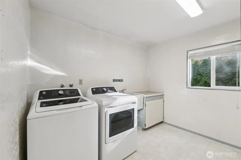 Property photo for 9321 Sharon Drive, Everett photo 19