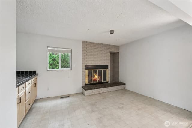Property photo for 9321 Sharon Drive, Everett photo 4