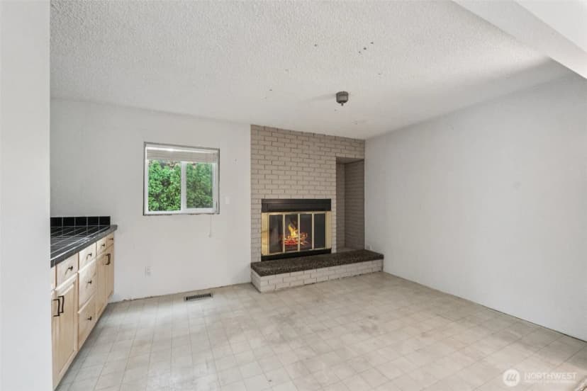 Property photo for 9321 Sharon Drive, Everett photo 4