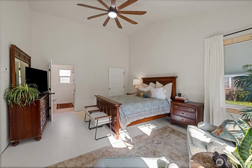 Property photo for 202 Prospect Street E, Eatonville photo 15
