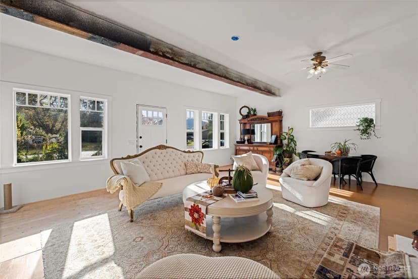 Property photo for 202 Prospect Street E, Eatonville photo 11