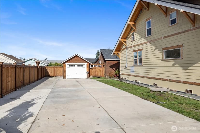 Property photo for 202 Prospect Street E, Eatonville photo 36