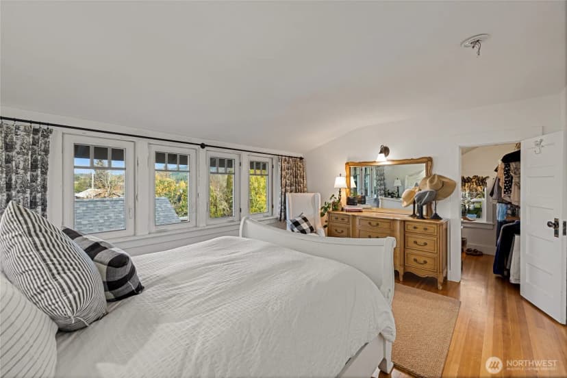 Property photo for 202 Prospect Street E, Eatonville photo 19