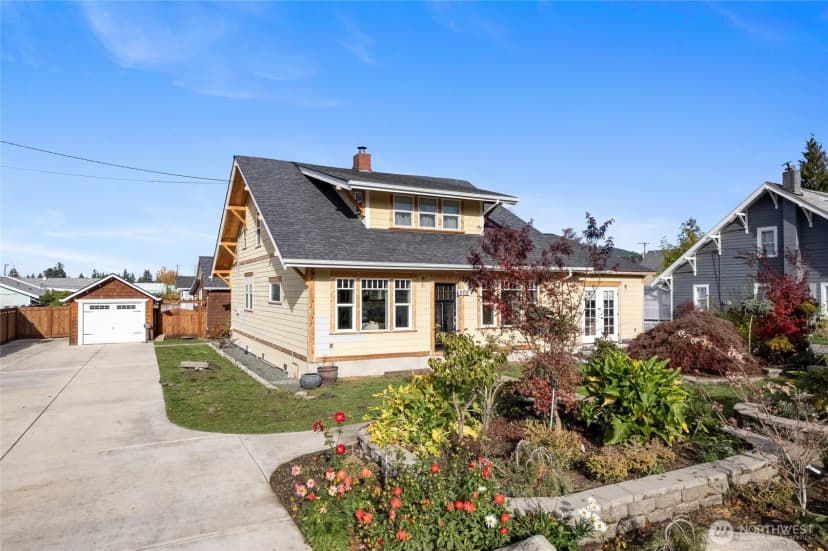 Property photo for 202 Prospect Street E, Eatonville