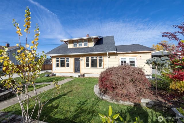 Property photo for 202 Prospect Street E, Eatonville photo 3
