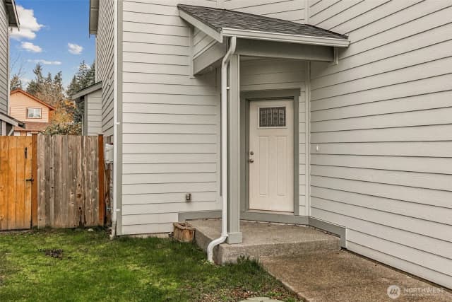 Property photo for 913 Burton Ray Street Ne, Olympia photo 3