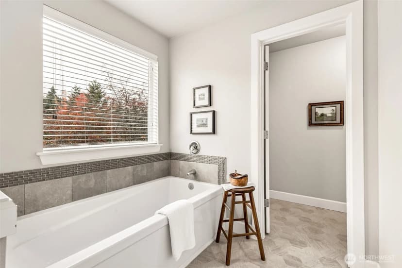 Property photo for 913 Burton Ray Street Ne, Olympia photo 25
