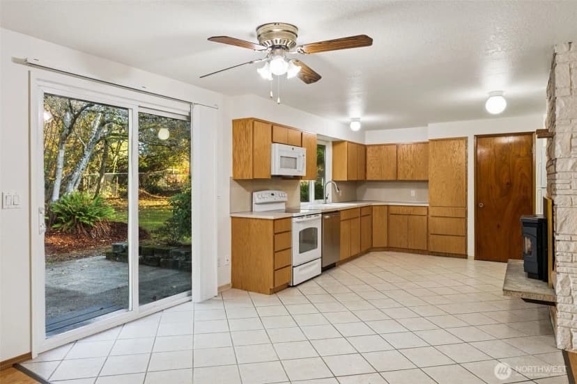 Property photo for 11821 74th Ave East, Puyallup photo 5