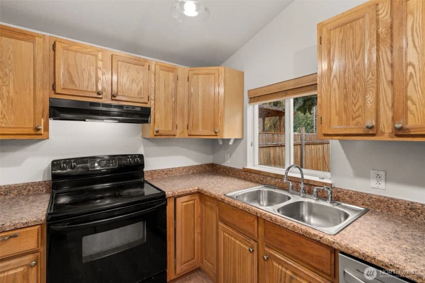 Property photo for 600 S Diamond Street, Centralia photo 16