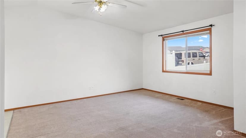 Property photo for 940 S Capstone Avenue, Othello photo 7
