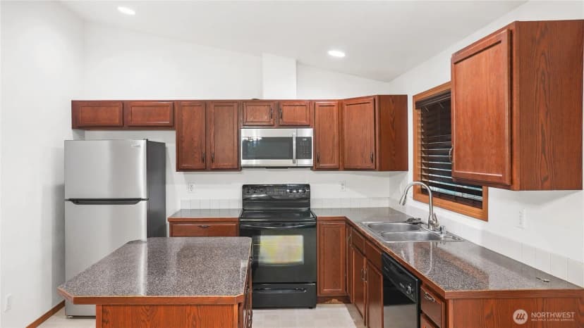 Property photo for 940 S Capstone Avenue, Othello photo 11