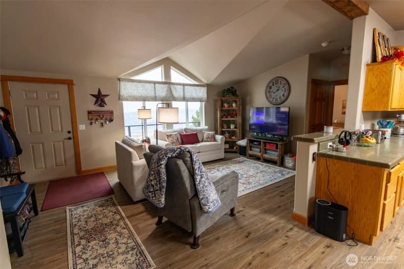Property photo for 182 Point Drive, Oroville photo 2