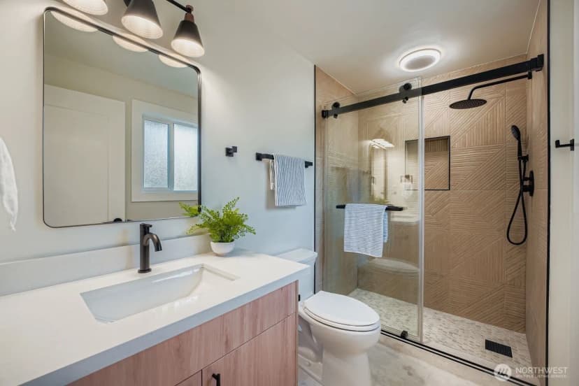 Property photo for 3320 Ne 200 Court, Lake Forest Park photo 13