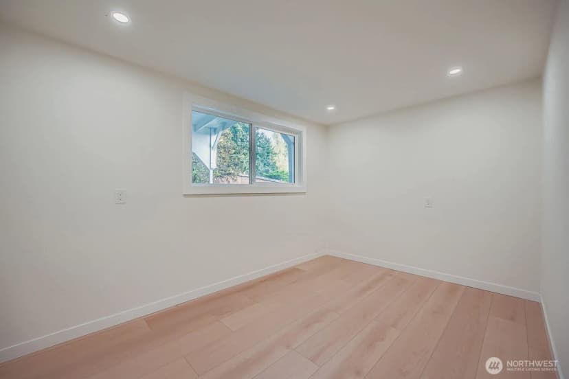 Property photo for 3320 Ne 200 Court, Lake Forest Park photo 15