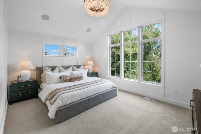 Property photo for 210 35th Avenue E, Seattle photo 18