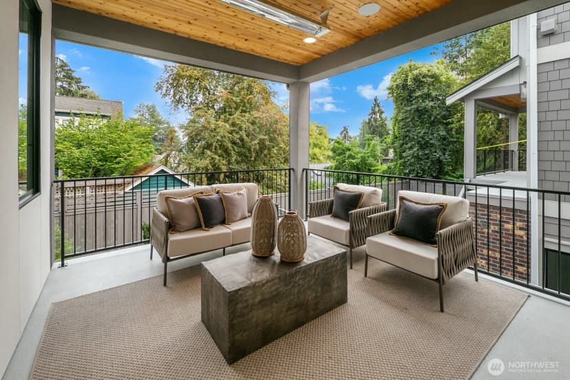 Property photo for 210 35th Avenue E, Seattle photo 15