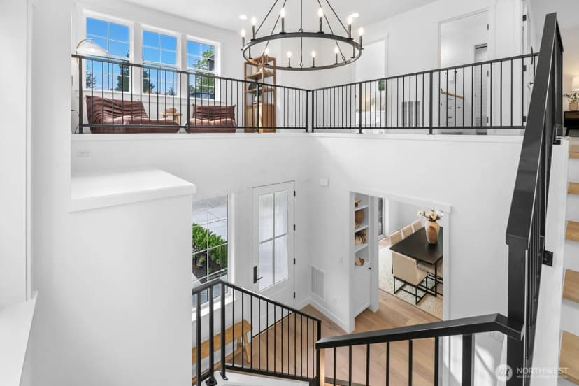 Property photo for 210 35th Avenue E, Seattle photo 17