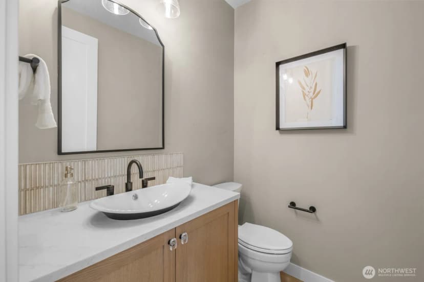 Property photo for 210 35th Avenue E, Seattle photo 16