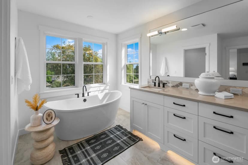 Property photo for 210 35th Avenue E, Seattle photo 25